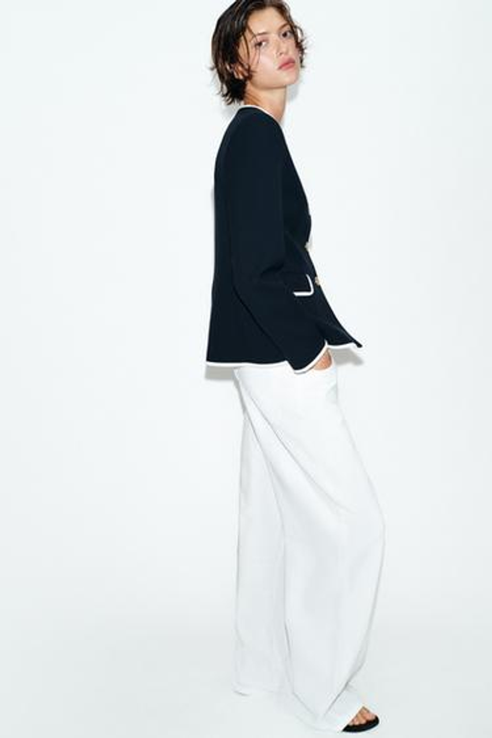 Блейзер с контрастной окантовкой - ZARA