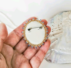 Брошь из бисера "Цветы"