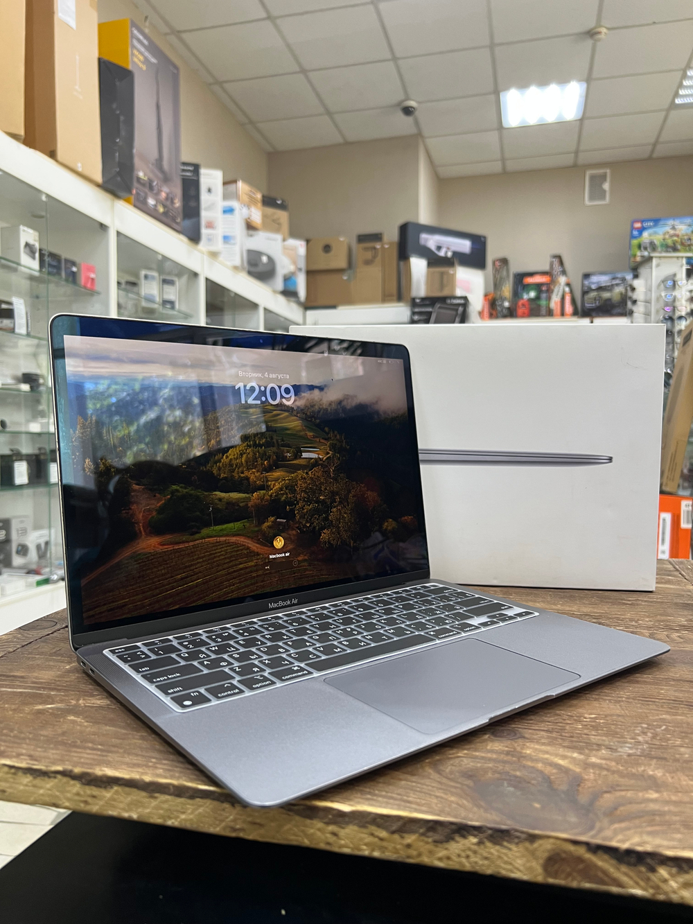 Б/У MacBook Air 13 2020 m1/8/256Gb