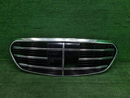 Решетка радиатора Mercedes S W223 (2020-н.в.)