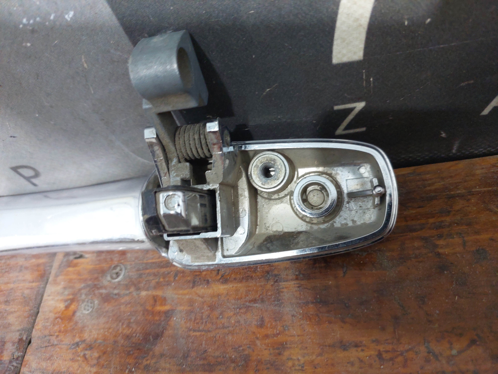 Ручка двери задней правой Mazda CX-7 06-12 Б/У Оригинал EG2258410B