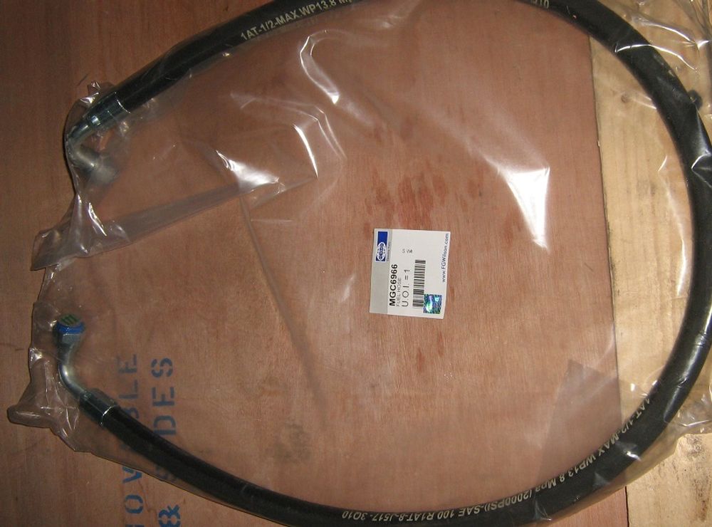 Шланг топливный в сборе / FUEL HOSE 1/2" X 1290MM АРТ: MGC6966 Шланг топливный в сборе / FUEL HOSE 1/2" X 1290MM АРТ: MGC6966