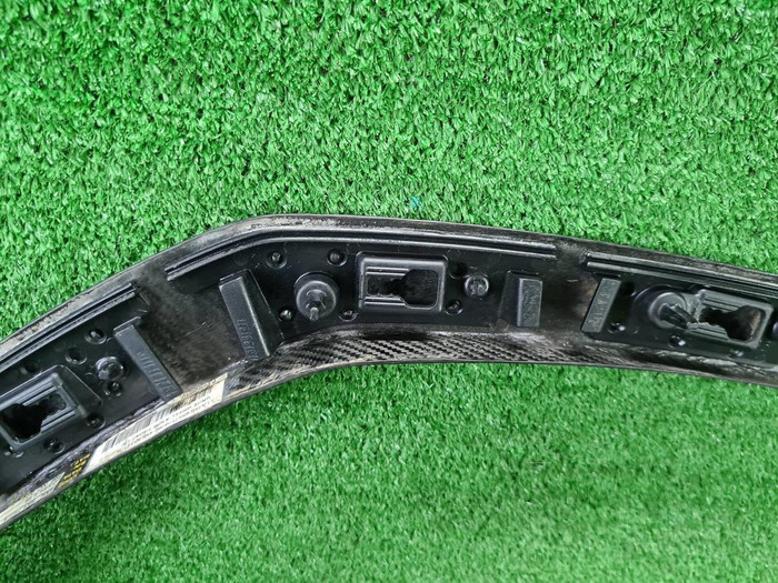 Расширитель передний левый Lamborghini Urus (2017-н.в.)