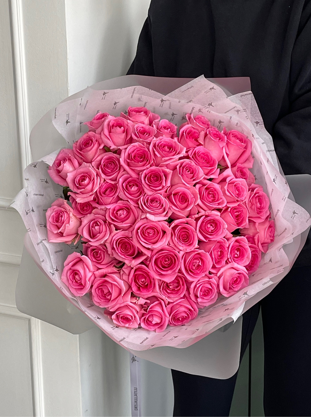 Гранд-букет из розовых роз 51шт