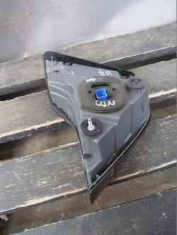 Фонарь задний левый  Kia Quoris (KH) 14-18 Б/У Оригинал 924033T000