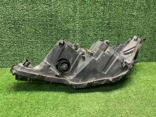 Фара правая Toyota Camry xv70 (2017-н.в.) LED