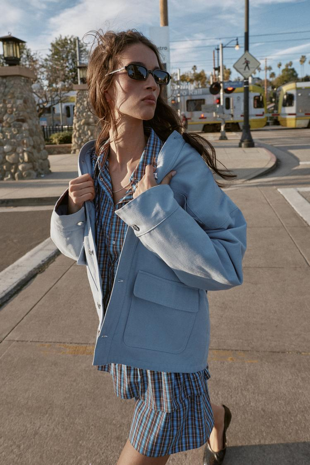 ZARA СТЕГАНАЯ КУРТКА С КОМБИНИРОВАННЫМ ВОРОТНИКОМ, НЕБЕСНО-ГОЛУБОЙ