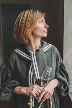 Воротничок-морячка из крапивы цвета хаки