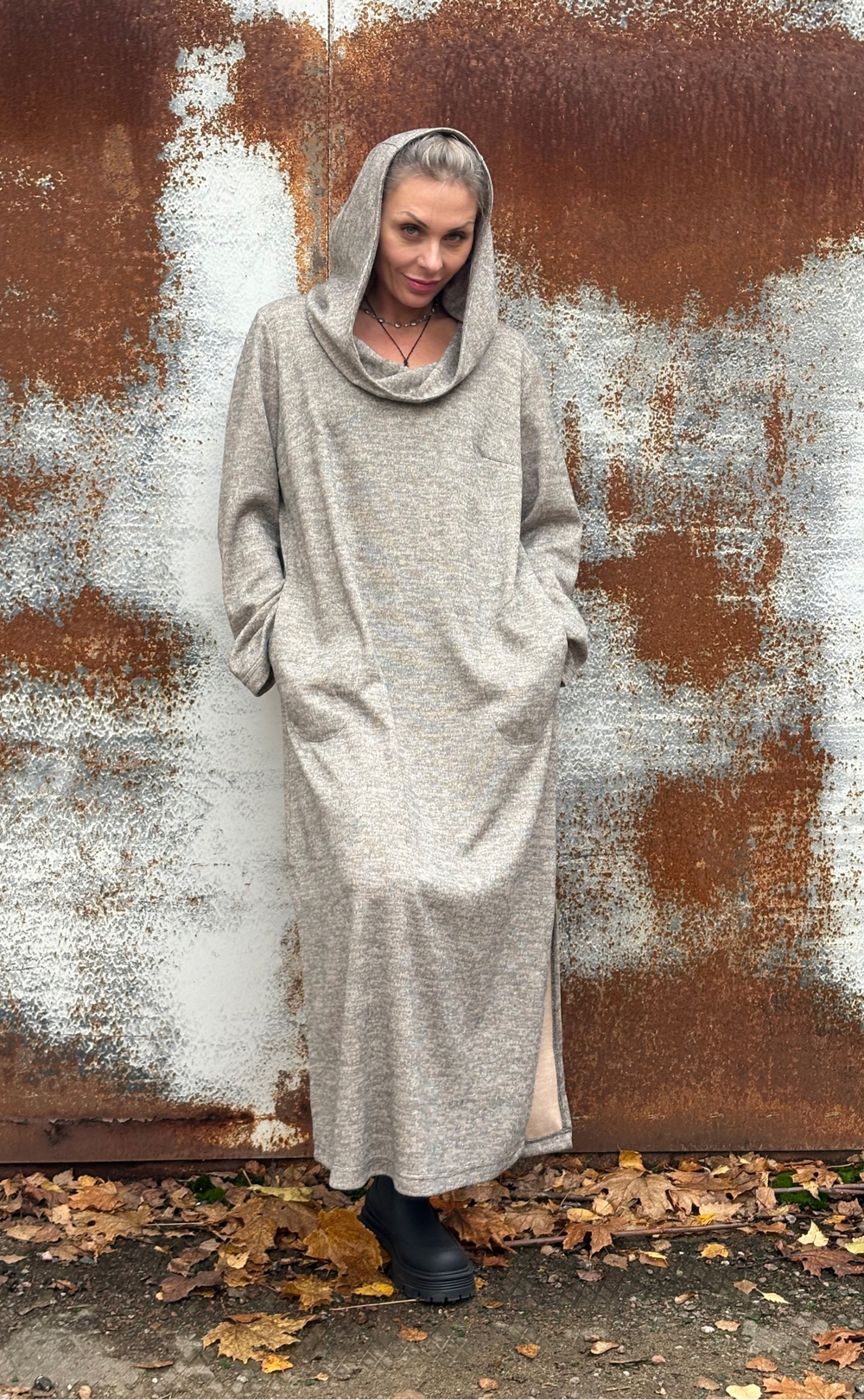 Платье Assassin / не знаем какой это цвет / красивый