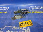 Петля багажника NISSAN LIBERTY 2002