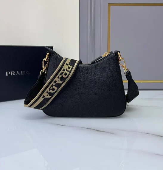 Сумка через плечо Prada черный