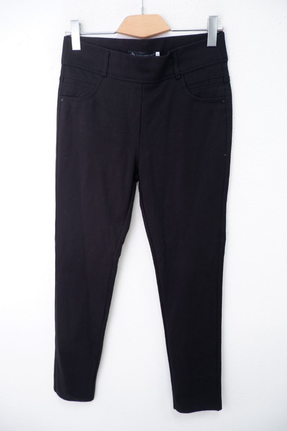 Брюки базовые черные 44 размер