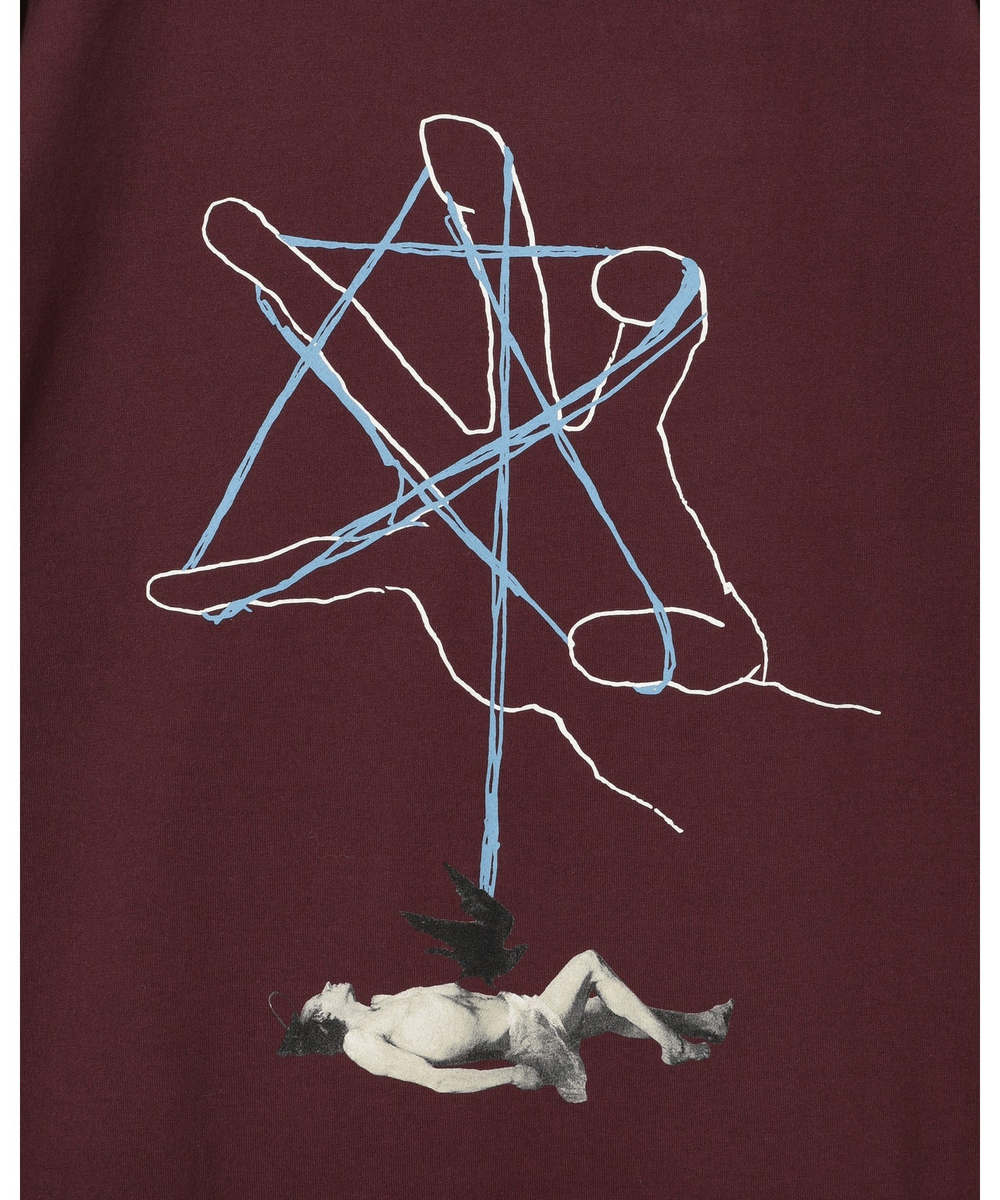 UNDERCOVER ФУТБОЛКА БОРДОВАЯ С ПРИНТОМ