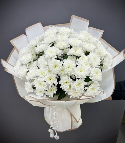 11 веток белых хризантем
