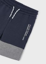 толстовка с брюками и шортами