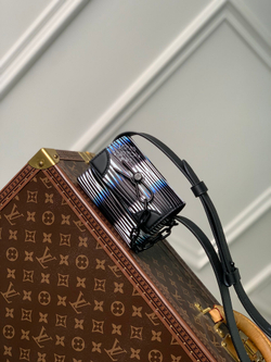 Louis Vuitton Micro Steamer Wallet