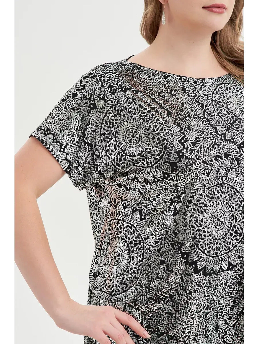 Блузка нарядная блестящая большого размера