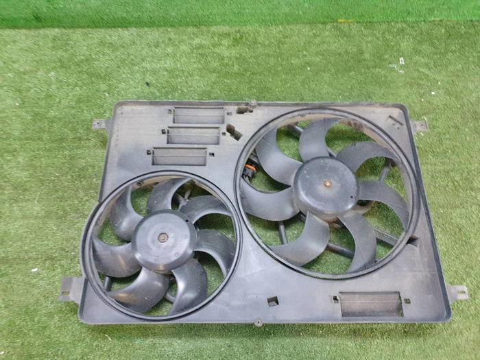 Диффузор с вентиляторами Land-Rover Freelander 2 (2006-2014) 2.2