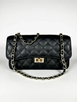 Женская сумка с цепочкой из натуральной кожи черного цвета