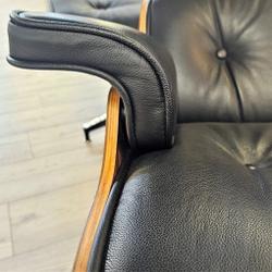 Кресло Eames Lounge с оттоманкой