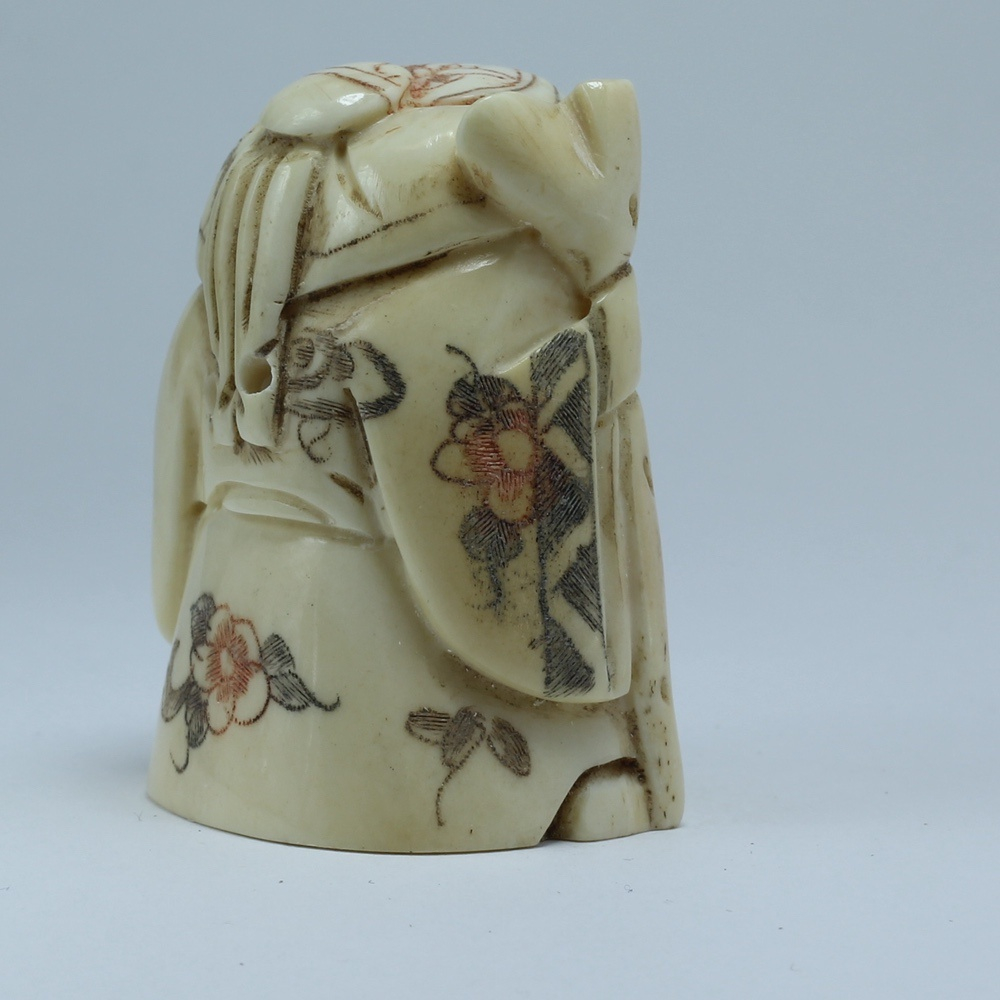 Нэцкэ Шоусин с посохом и персиком