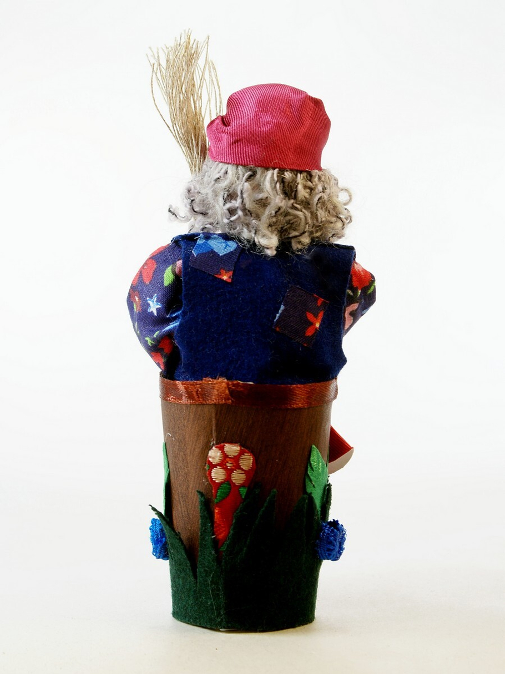 Кукла коллекционная Баба-Яга в ступе