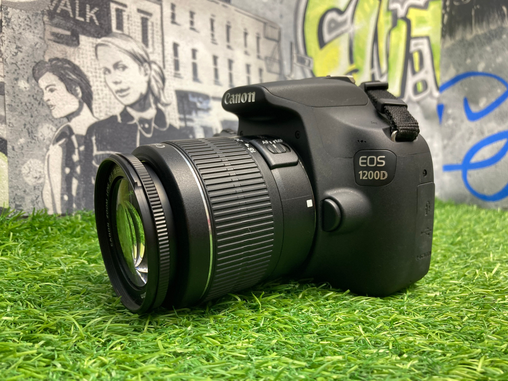 Canon 1200D kit 18-55mm 3.5-5.6 III 3.000 кадров