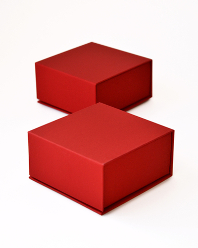 Футляр картонный с перекидной крышкой, серия "МАРК", 80х80х40 мм