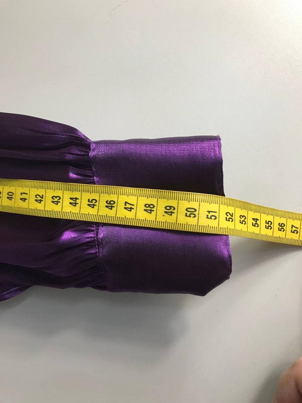 Блузка атласная короткая, визуально на 44 размер