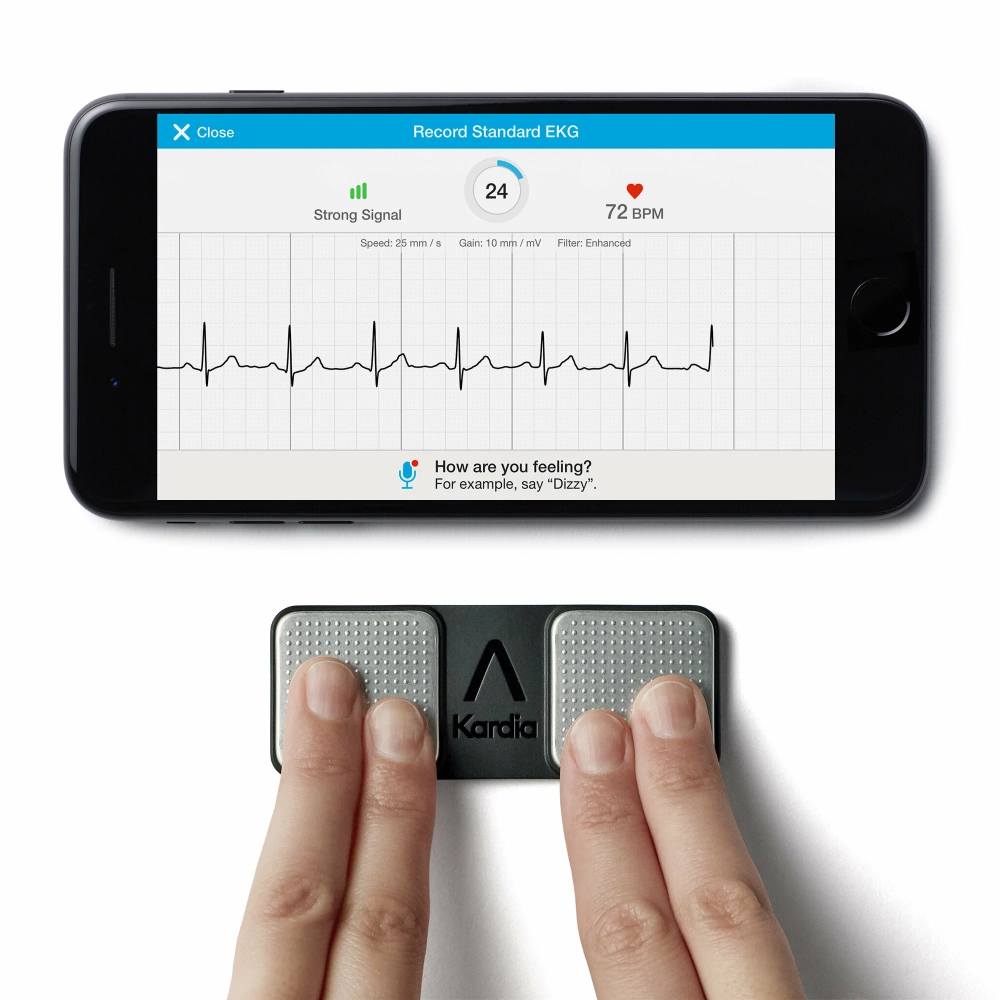 Умный кардиодатчик AliveCor KardiaMobile — портативное устройство для фиксации электрических сигналов