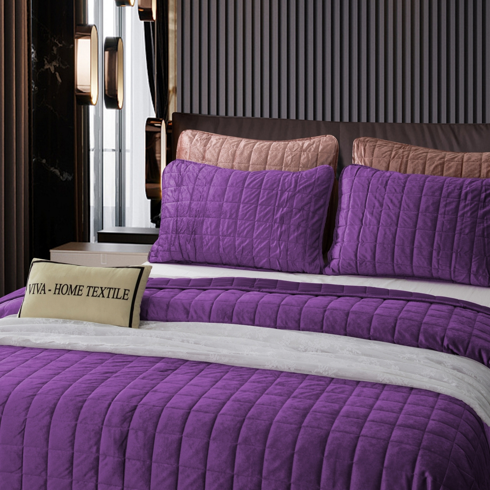 Велюровое покрывало в клетку и две наволочки OVL021