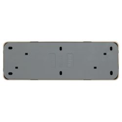 Розетка Intro Quadro 2-208-02 с заземлением четверная 4х2P+E 16А-250В IP20 ОУ слоновая кость