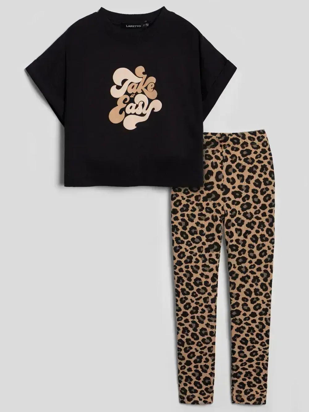 Костюм для девочки осенний футболка и леггинсы