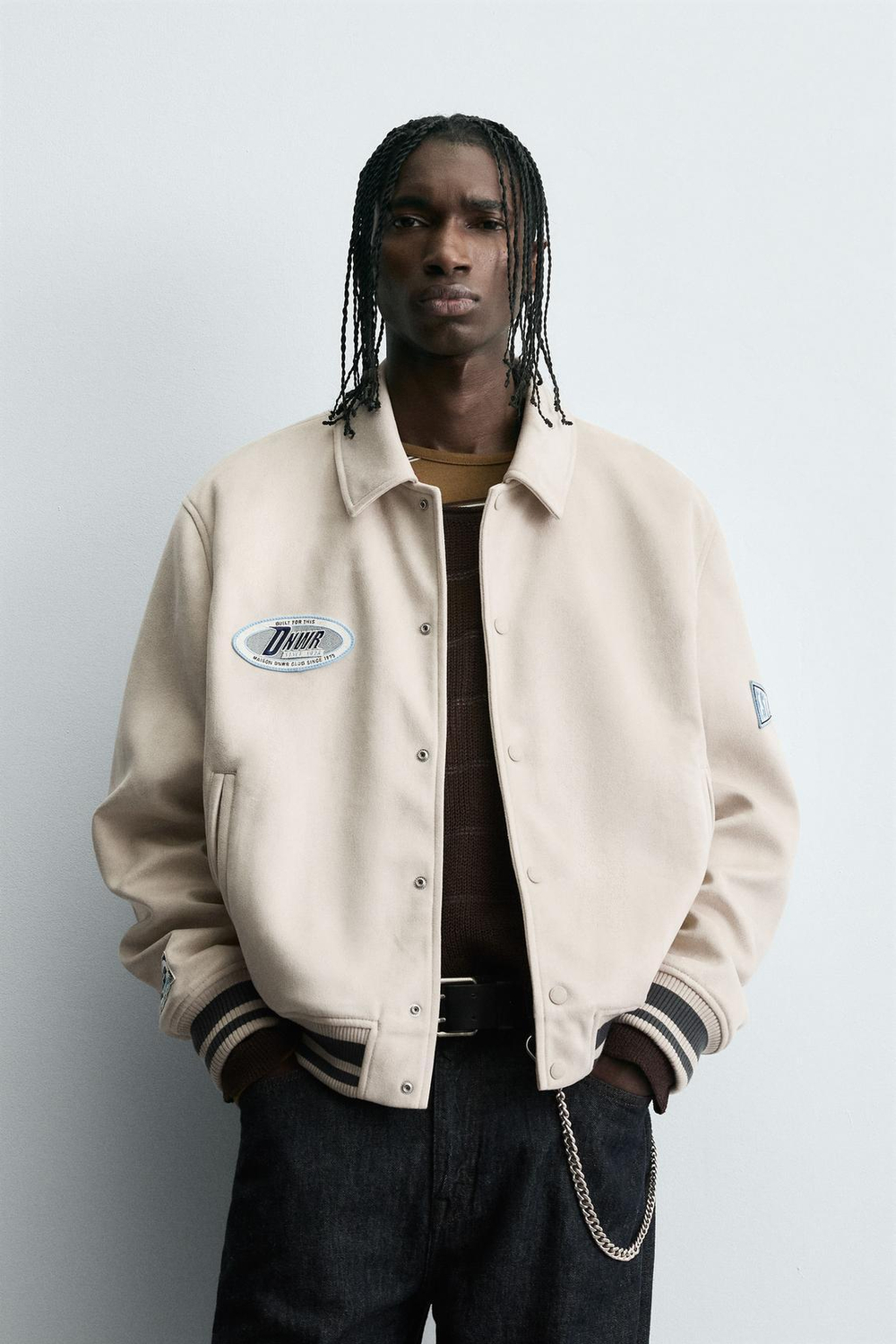 ZARA КУРТКА ИЗ ИСКУССТВЕННОЙ ЗАМШИ С НАШИВКАМИ И ВЫШИВКОЙ, ЭКРЮ