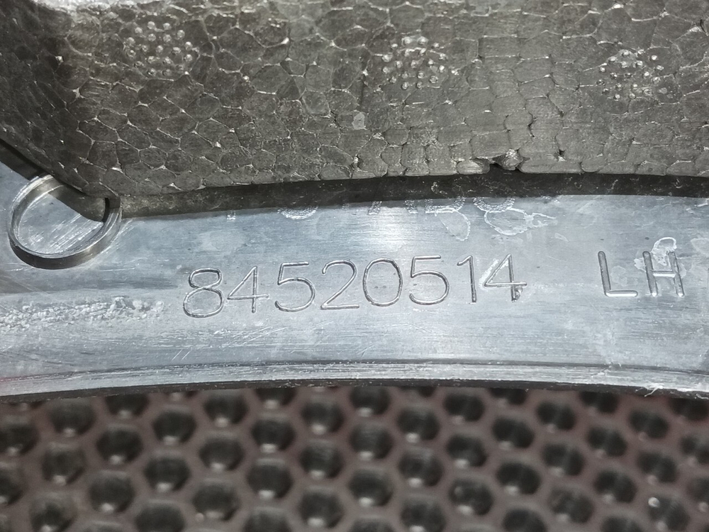 Накладка на порог левая 2018г