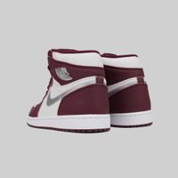  Кроссовки Jordan 1 Retro High OG Bordeaux артикул:555088-611 - купить в магазине Дайс