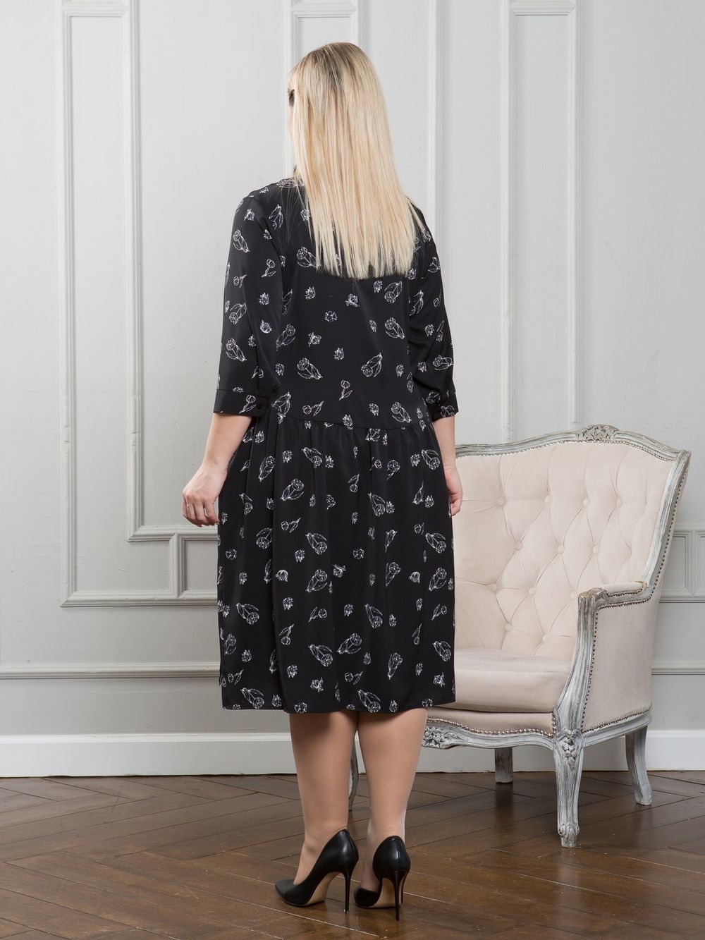 Платье 1329 цветы на черном Novita (Акция)