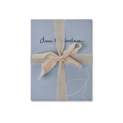 подвеска из бежевого перламутра с тыквенными кистями