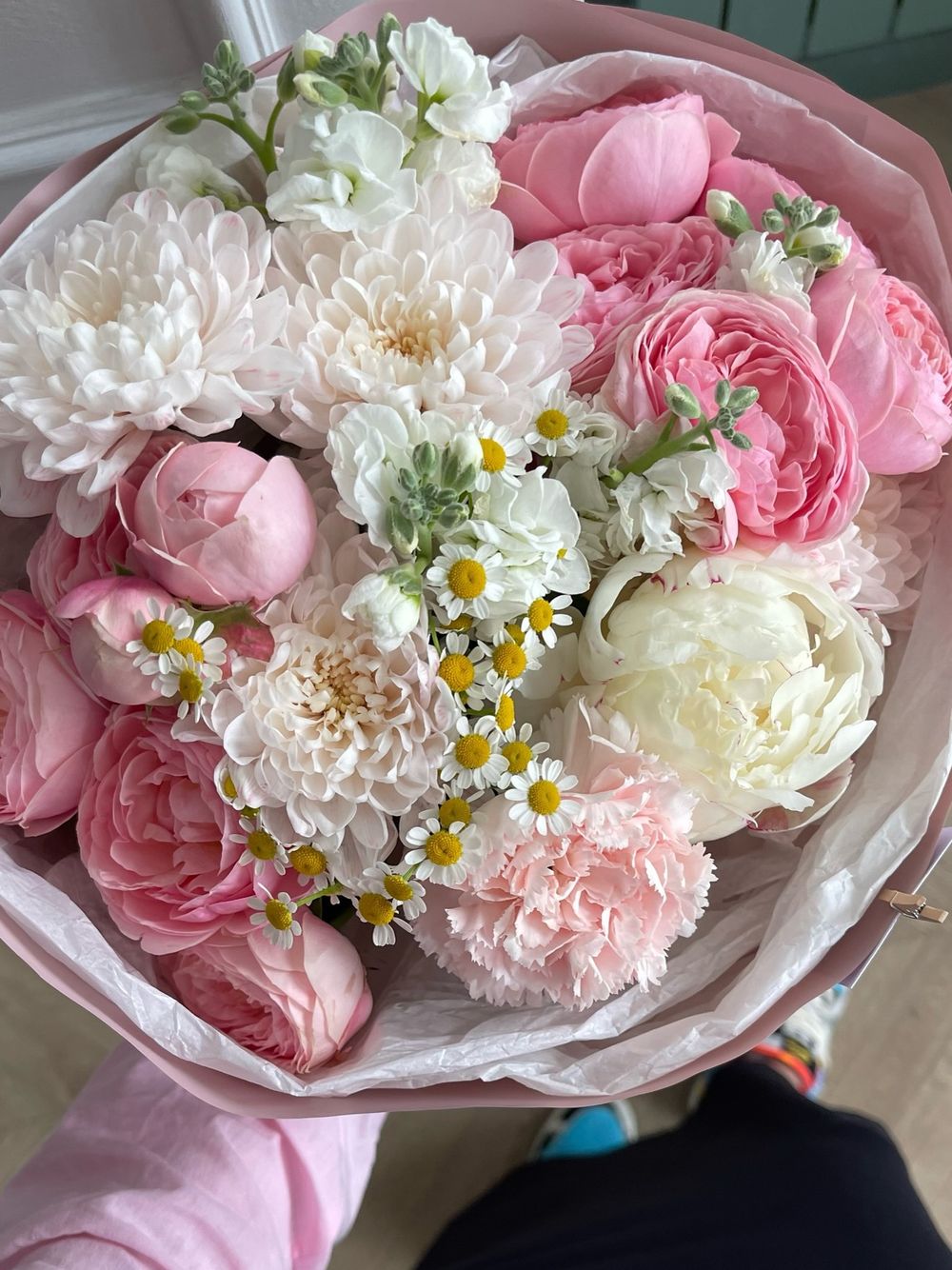 Сборный букет в нежных тонах