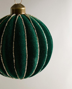 ZARA HOME БАРХАТНОЕ ЕЛОЧНОЕ УКРАШЕНИЕ В ФОРМЕ ШАРА, ЗЕЛЕНЫЙ