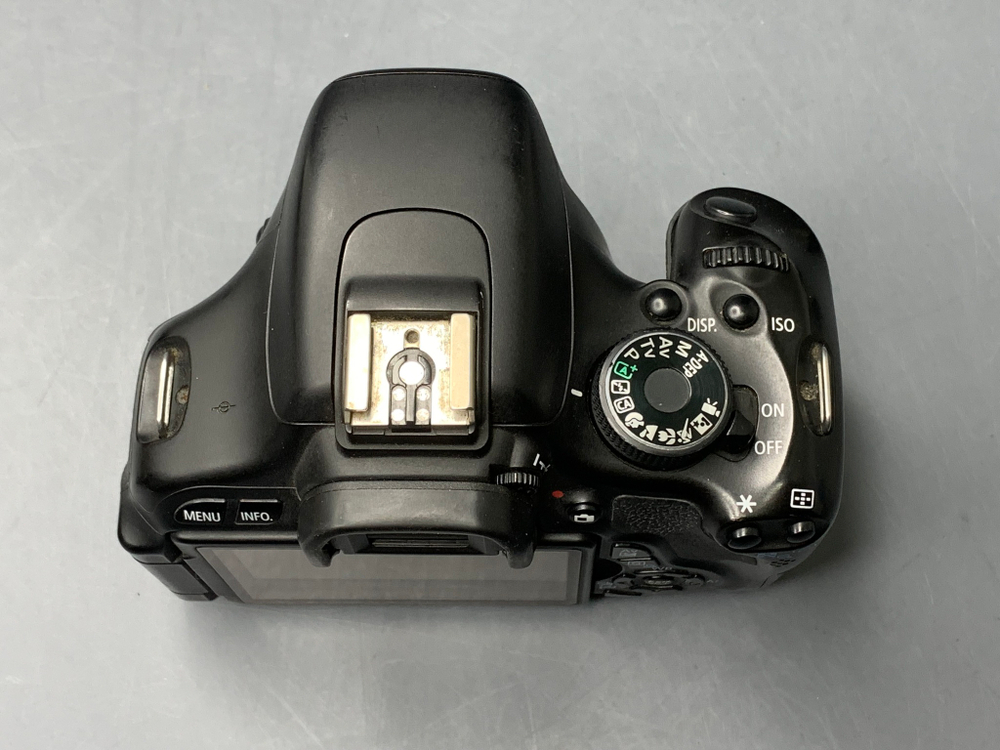 Canon EOS 600D kit 18-55mm 34000 кадров