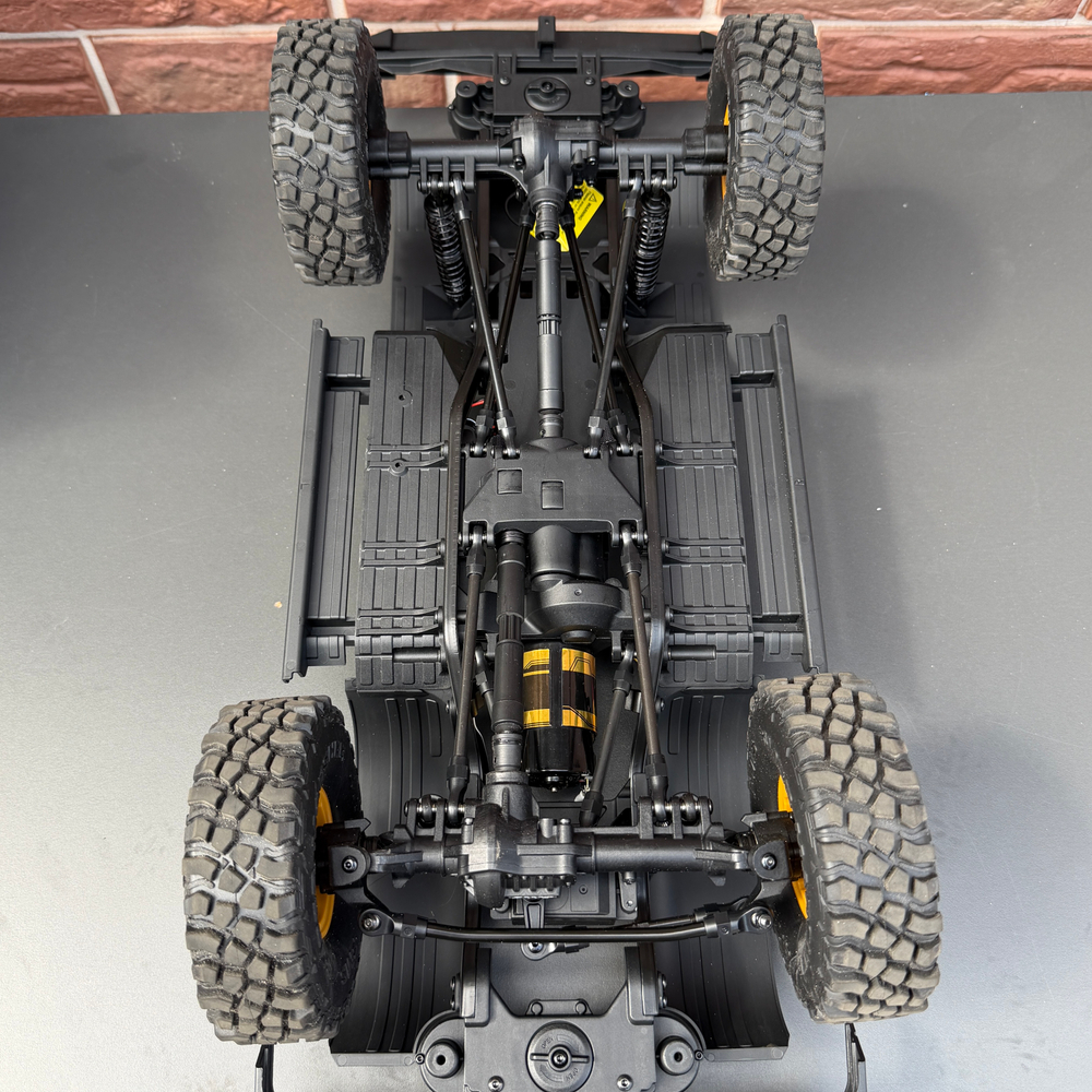 Трофи FMS 1:10 FCX10 Land Rover Camel Trophy Discovery