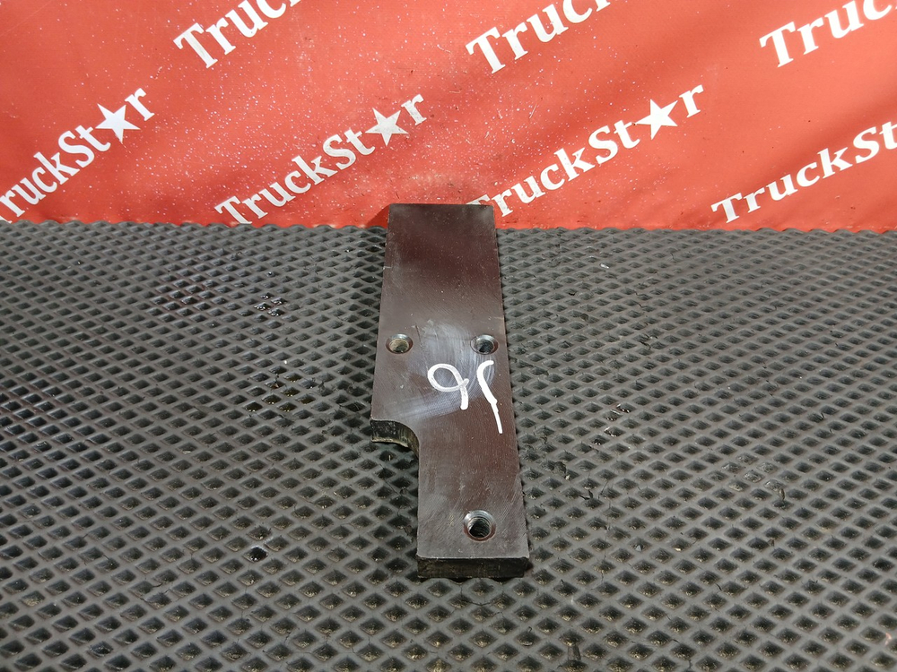 Кронштейн задней рессоры правый 2023г