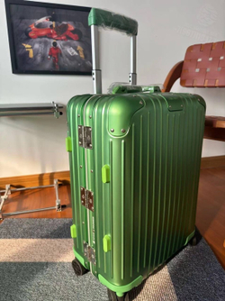 Дорожный чемодан Rimowa