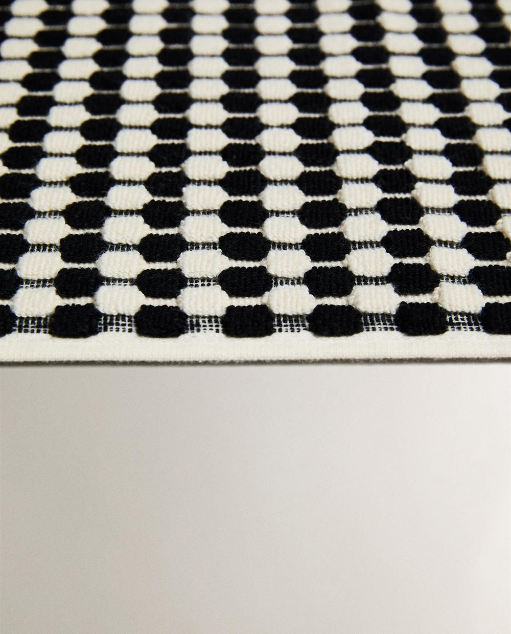 Zara Home - Текстурированный вафельный коврик для ванны, черный, 50x80 см