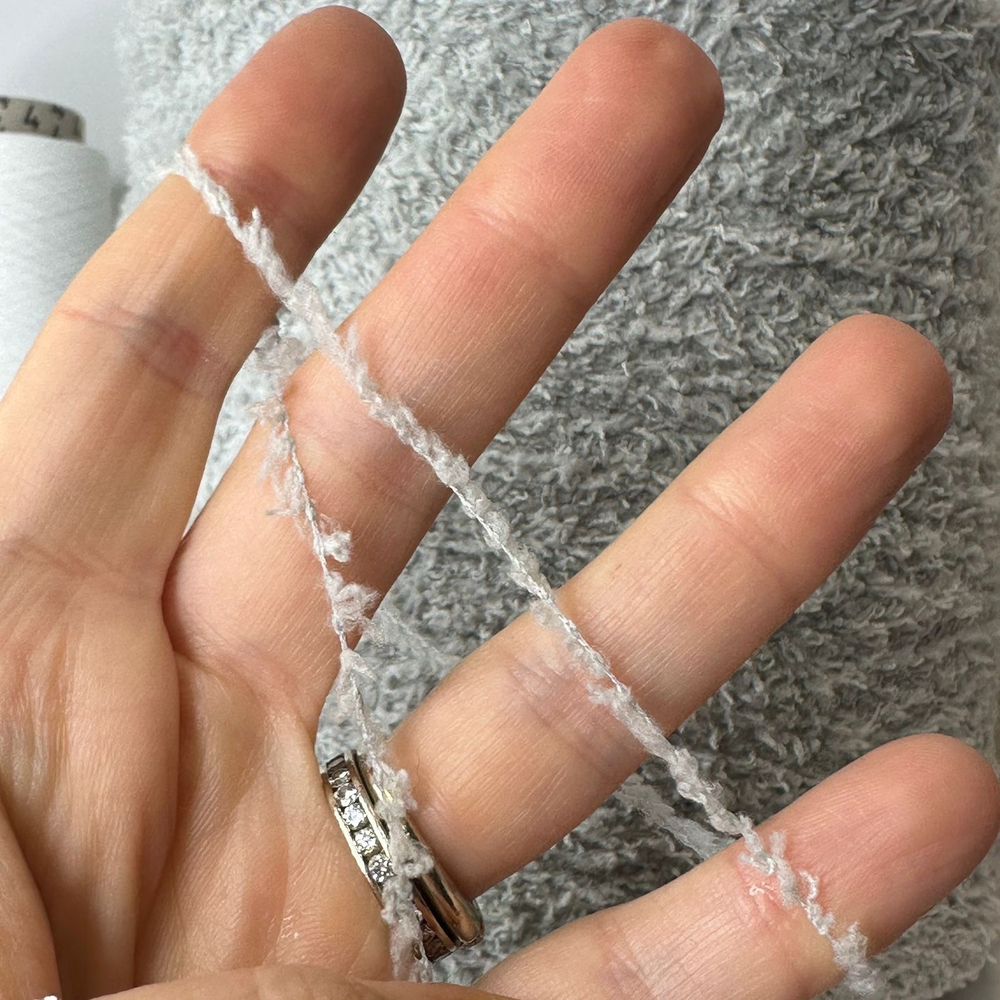 OMEGA - Pinori Filati; 100% фибра; 400м/100гр; Травка; col. 071, цвет: светло-серый; Есть бобинка: 250 гр