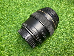 Canon EF 85mm 1.8 USM