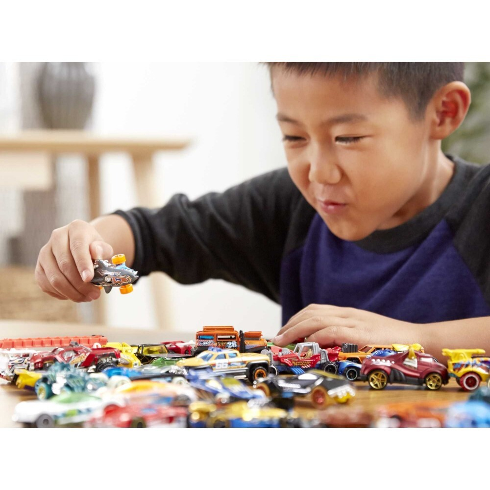 Набор машинок HOT WHEELS (8 ПАКЕТОВ)/ артикул HPV78 13 / GTIN 194735168736