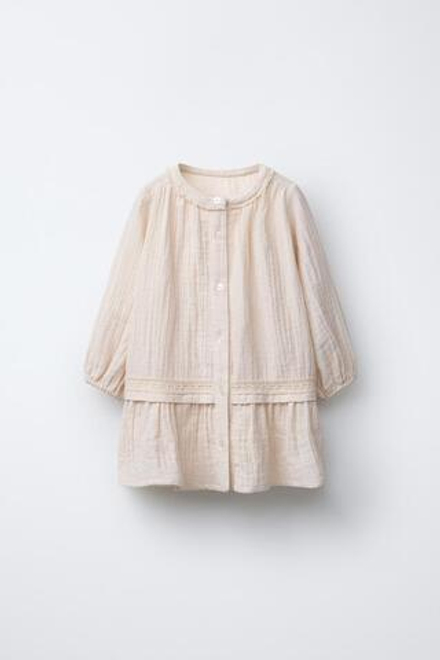 ZARA ПЛАТЬЕ ИЗ ТЕКСТУРНОЙ СТРУЯЩЕЙСЯ ТКАНИ, ЭКРЮ