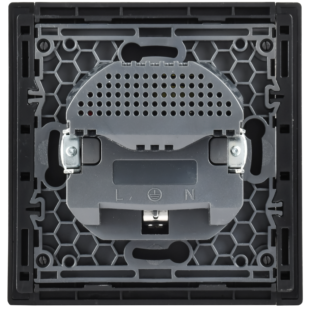 FORTE&PIANO Розетка 1-местная с заземлением с защитными шторками винтовое крепление 16А USB A+A 3,1А FP645M металл шампань IEK